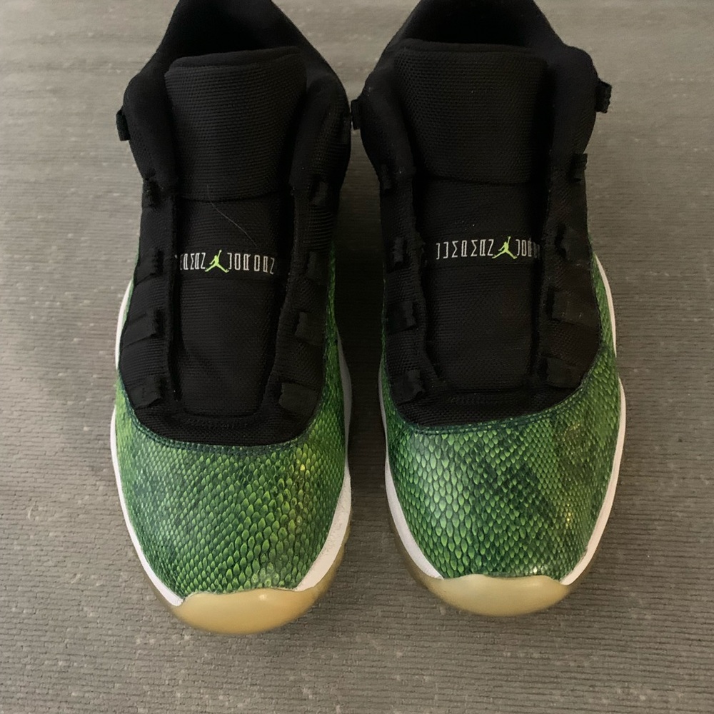 Jordan 11 Green Snakeskin - Picture 3 of 4
